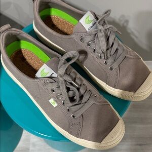 Cariuma Taupe Canvas Sneakers with Green Accents